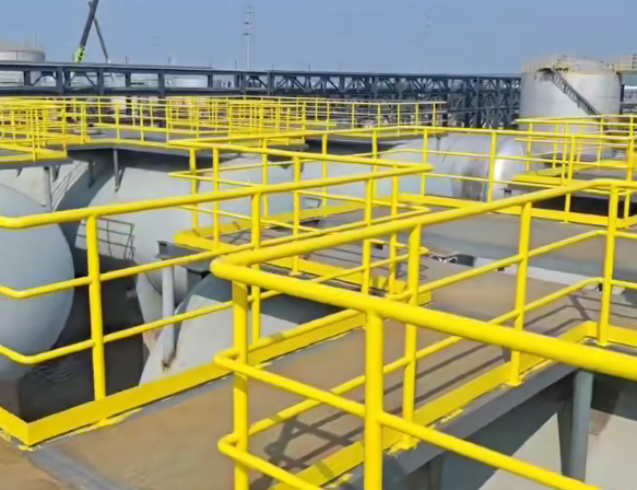 涂装后的化工金属栏杆