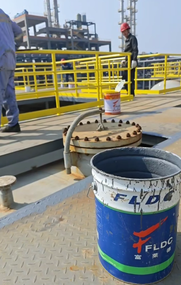 涂装中的化工金属栏杆2