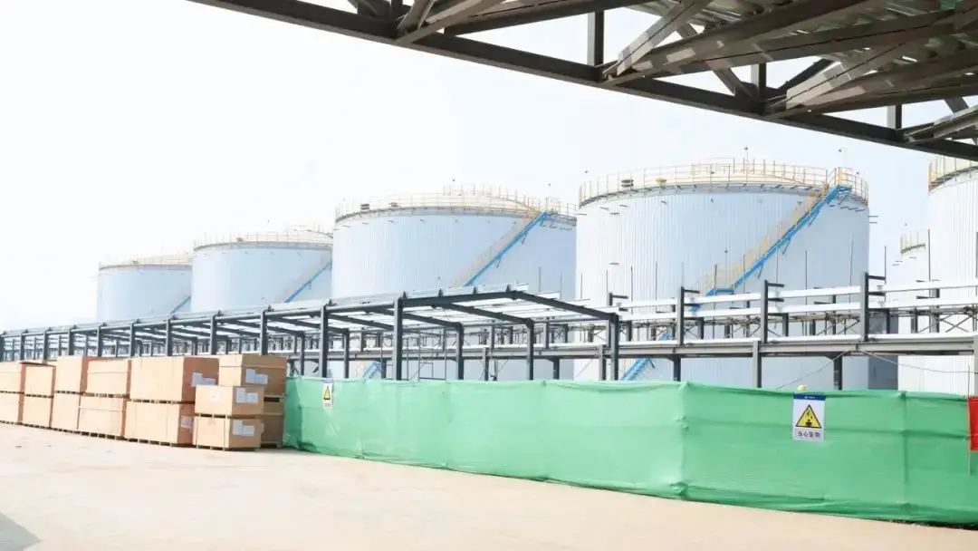 ​富莱德涂料以专业化防腐方案护航江陵石化仓储设施长效防护